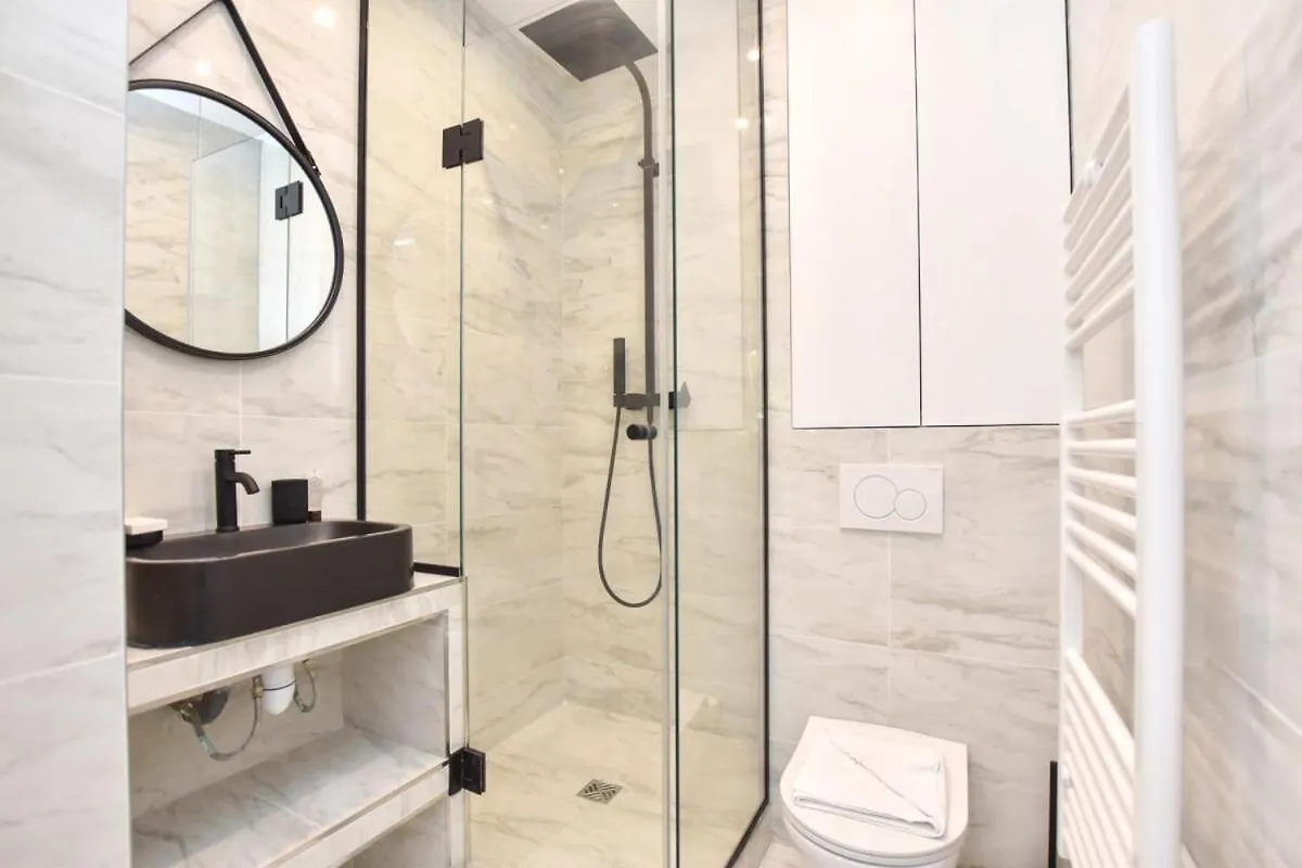 Apartment Renovated 2bd In Parc Belleville *