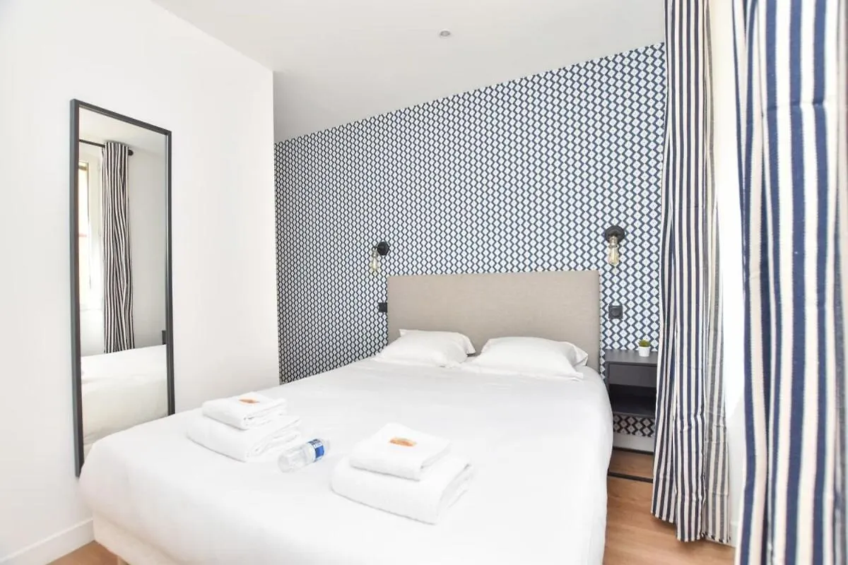 Renovated 2bd In Parc Belleville Apartman